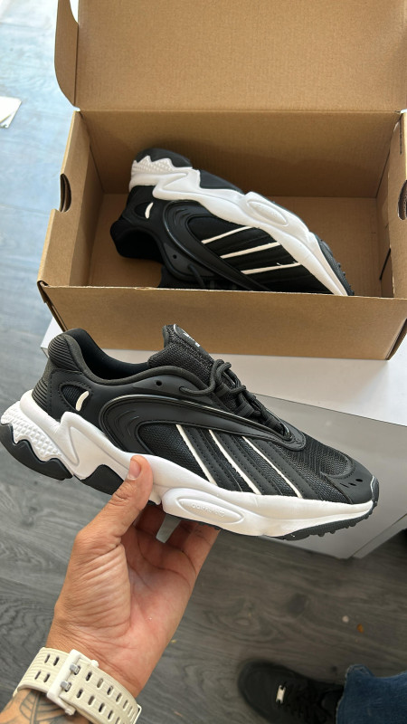 Adidas pannelled shoes model 4