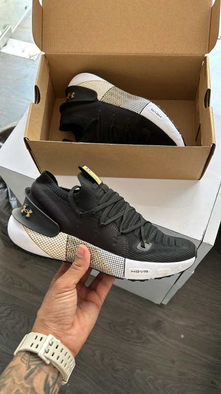 Under armour phantom Shoes(Black + Yellow)