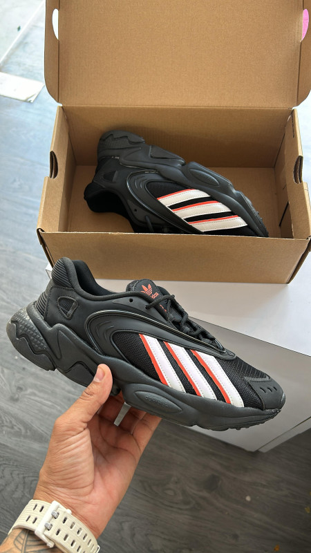 Adidas pannelled shoes model 2